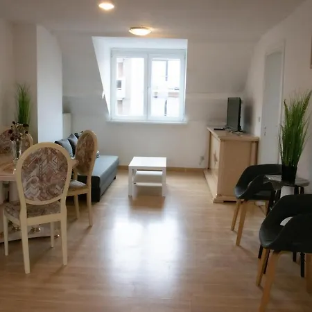 West Side Roses شقة