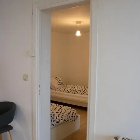 West Side Roses أوستيند