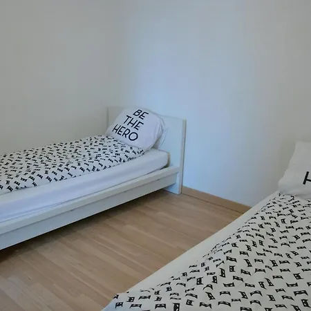 West Side Roses * أوستيند